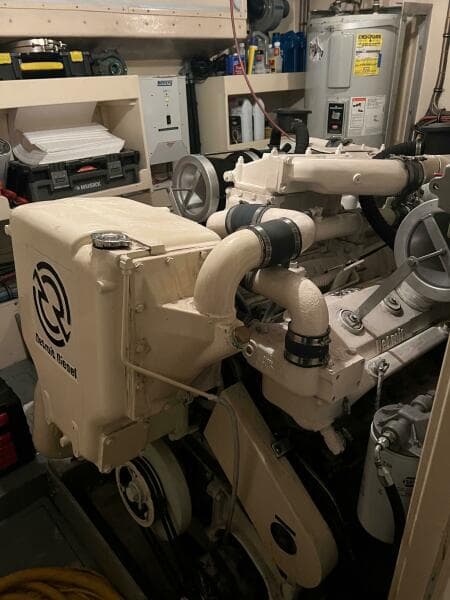 1984 Hatteras 61 CPMY - Photo 81