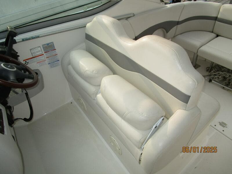 29' Chaparral helmseat2