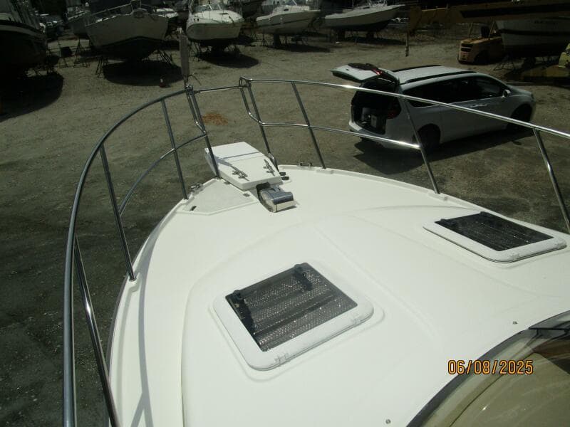 28' Cutwater foredeck1