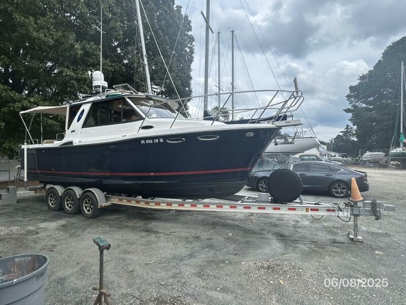 28' Cutwater port forward profile