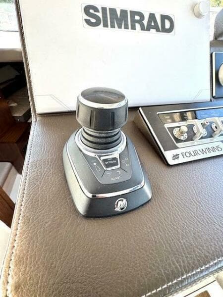 2020 Four Winns Vista 355 Coupe OB