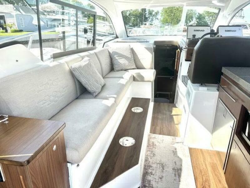 2020 Four Winns Vista 355 Coupe OB