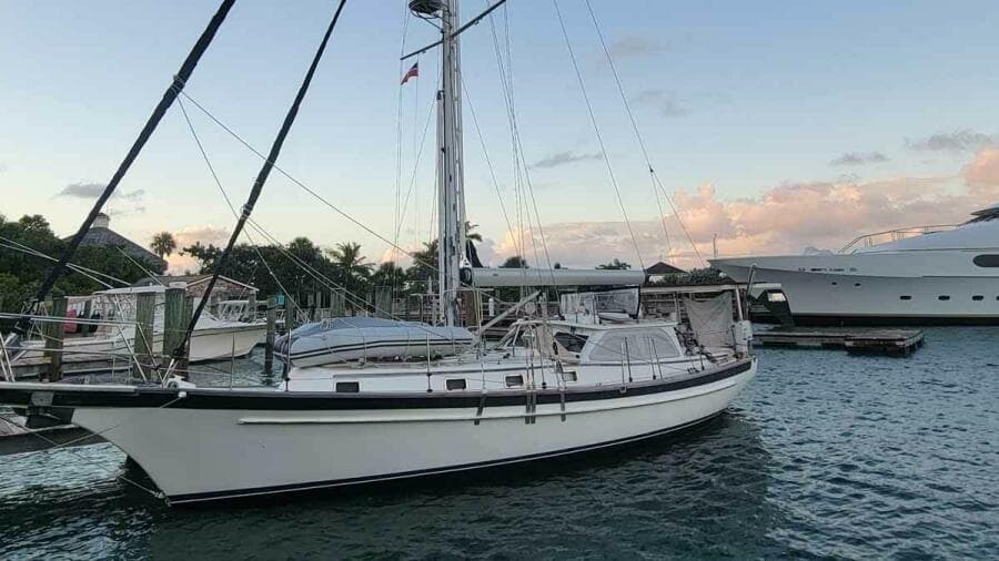 2005 Cabo Rico 42 Pilothouse