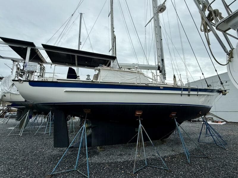 2005 Cabo Rico 42 Pilothouse