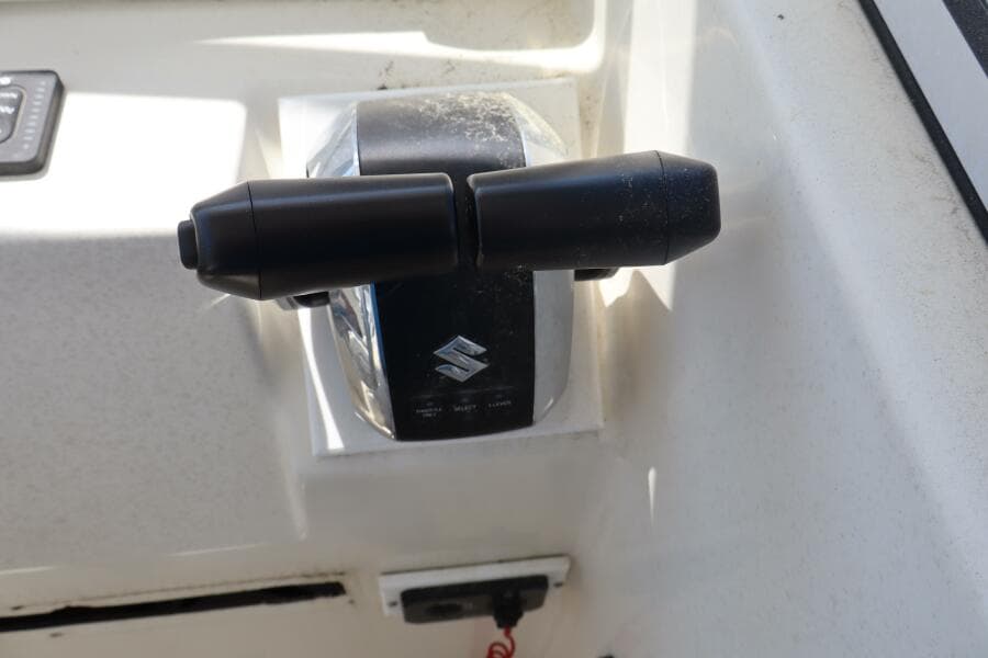 2005 Sea Boss 235 Walkaround