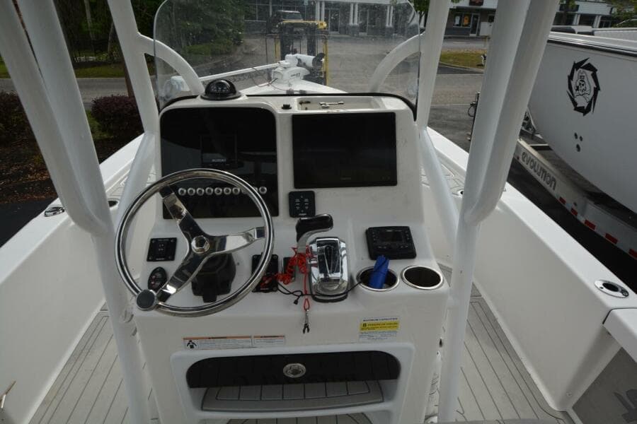 2021 Sea Pro 228 Bay