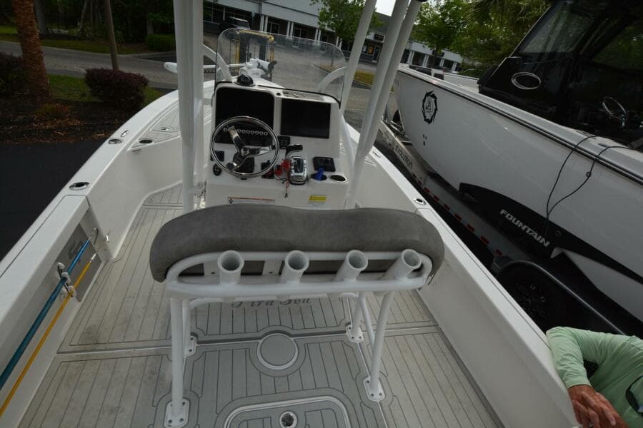 2021 Sea Pro 228 Bay