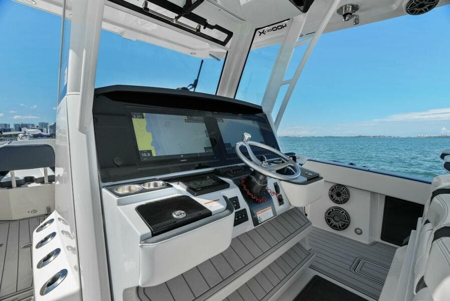 2022 World Cat 400 CC-X - Helm