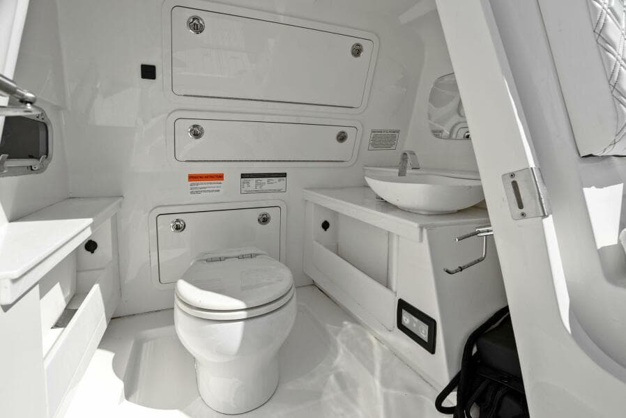 2022 World Cat 400 CC-X - Head