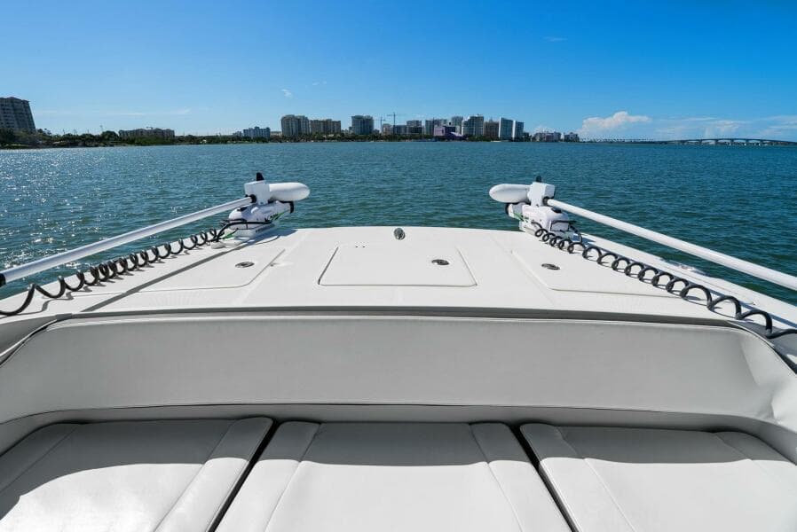 2022 World Cat 400 CC-X - Bow