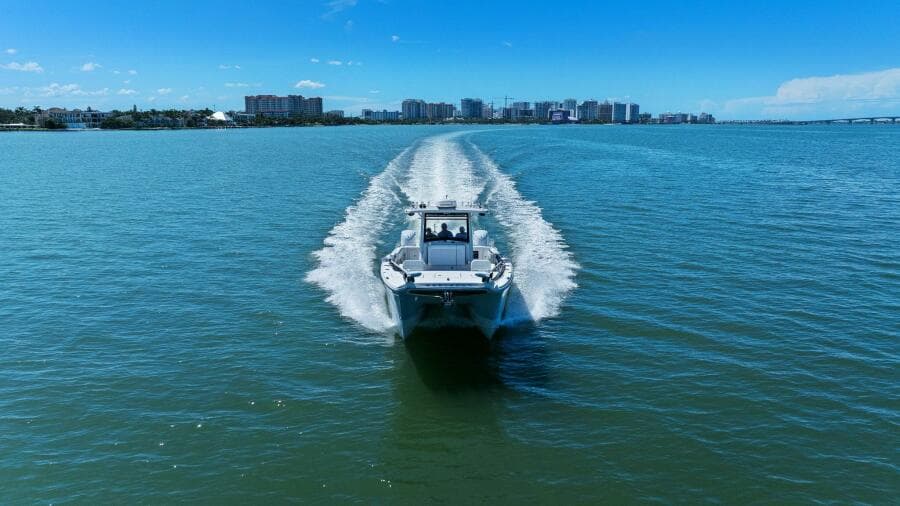 2022 World Cat 400 CC-X - Profile Bow