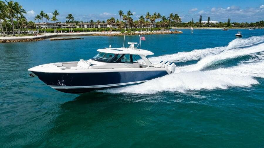 2025 Tiara Yachts 48 LS