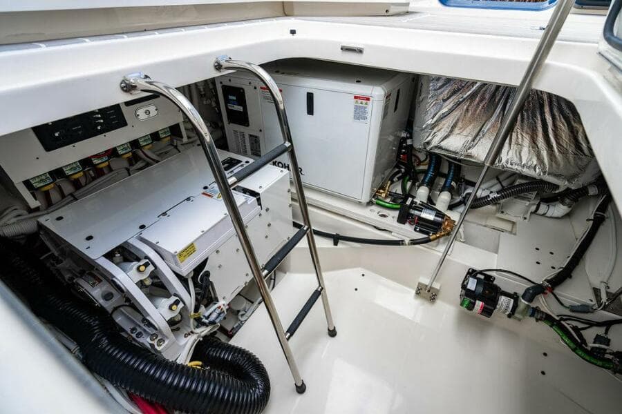 2025 Tiara Yachts 48 LS