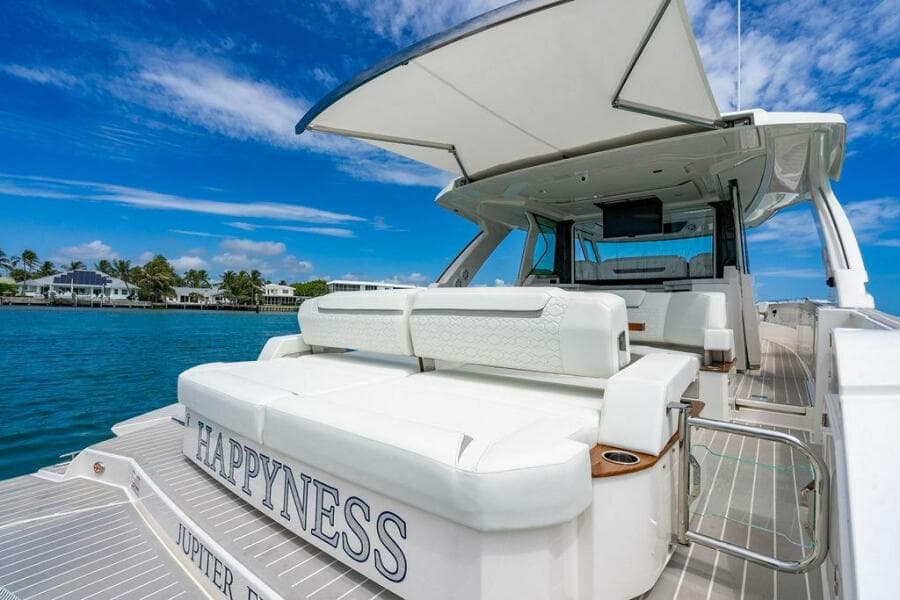 2025 Tiara Yachts 48 LS