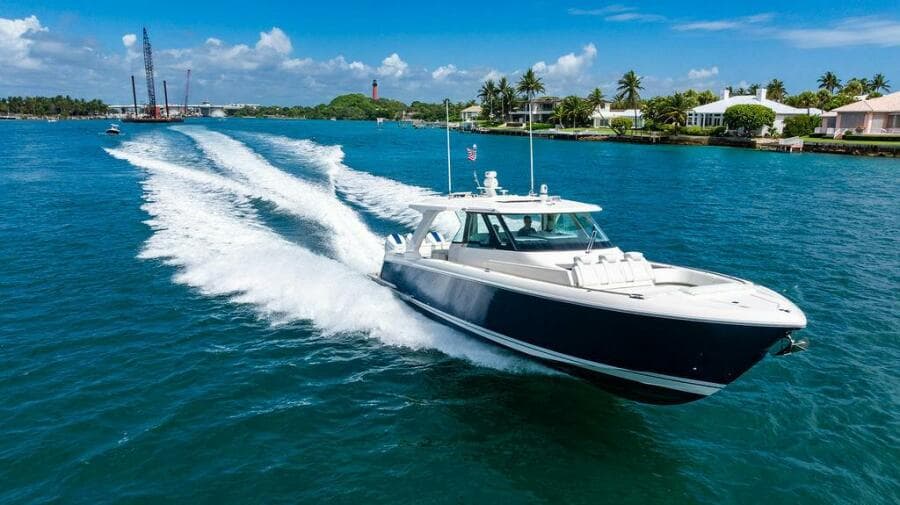 2025 Tiara Yachts 48 LS