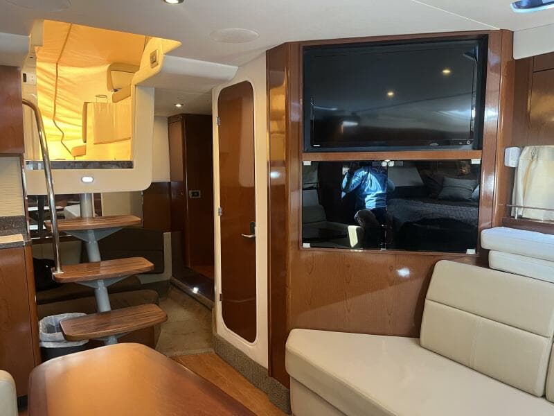 2014 Sea Ray 350 Sundancer - Photo 6