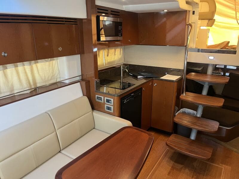 2014 Sea Ray 350 Sundancer - Photo 5