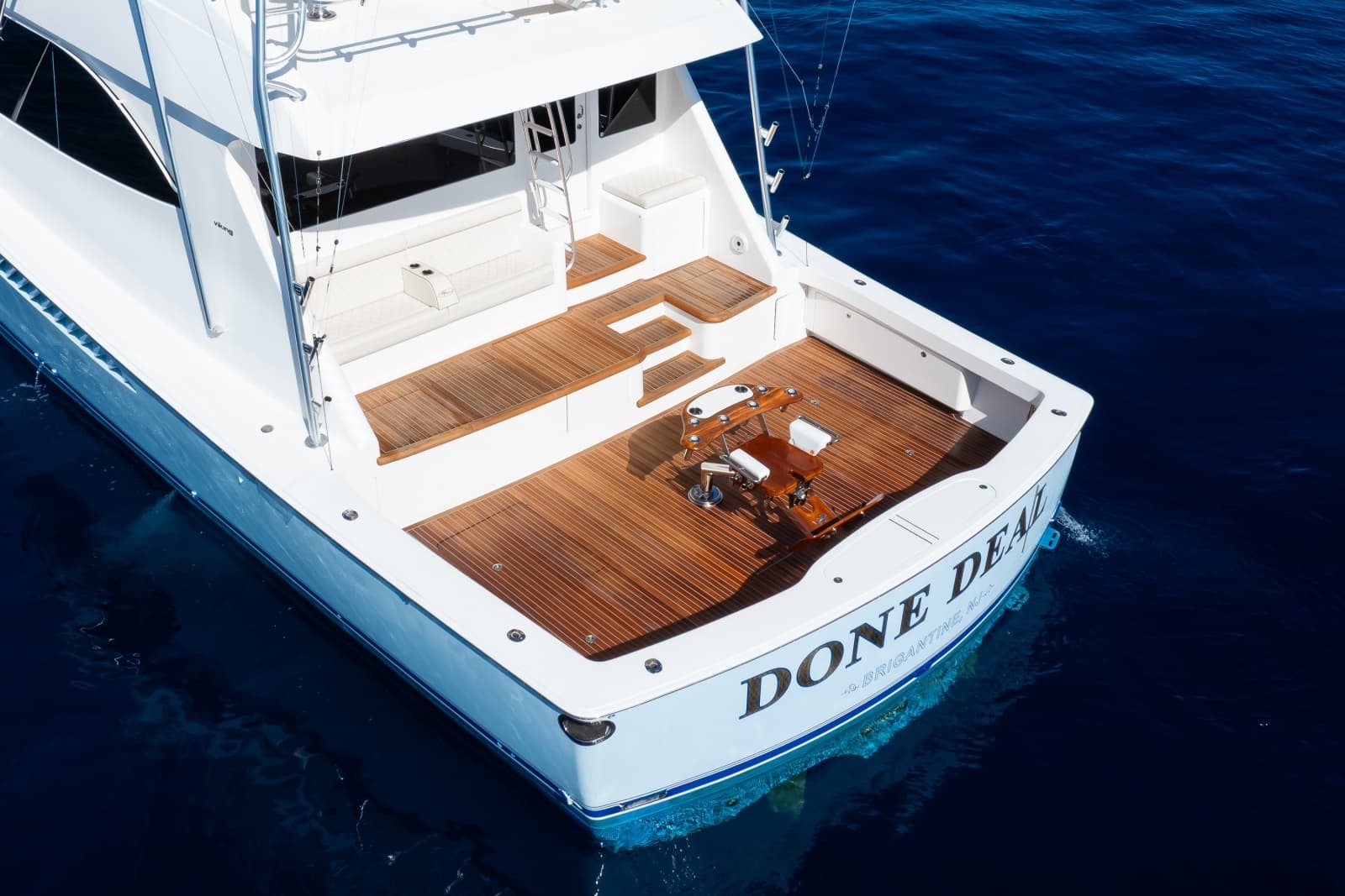 Viking 82 - Done Deal - Cockpit