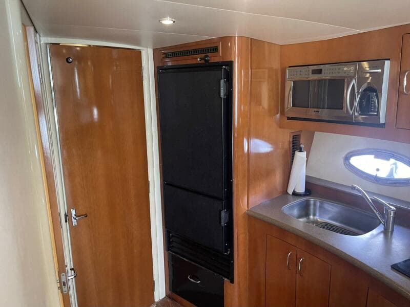 2006 Carver 36 Mariner