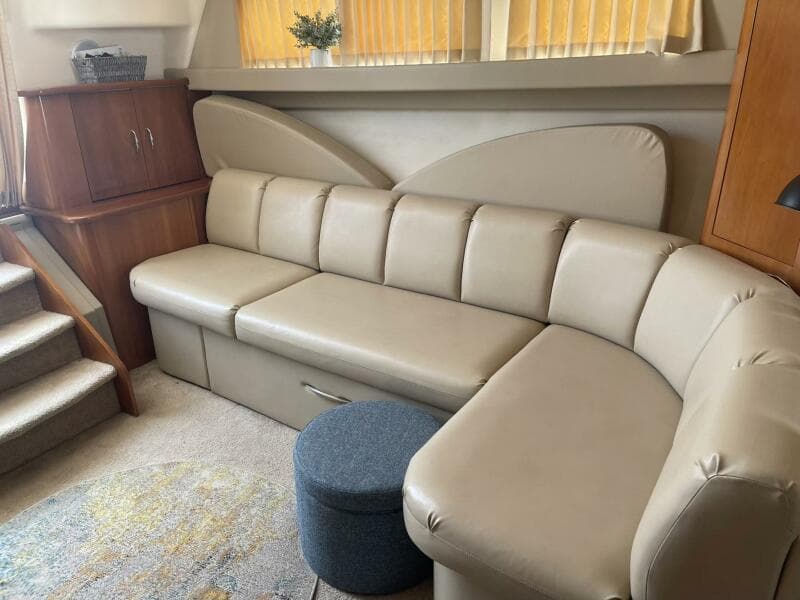 2006 Carver 36 Mariner