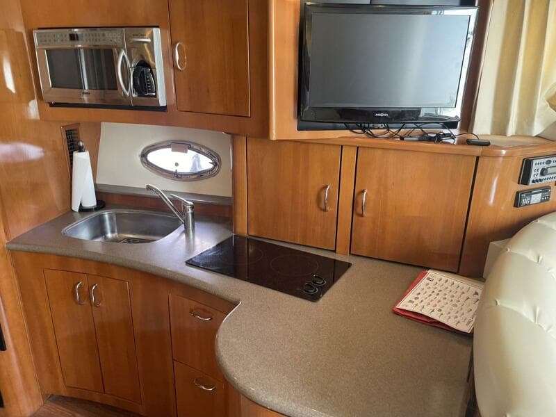 2006 Carver 36 Mariner