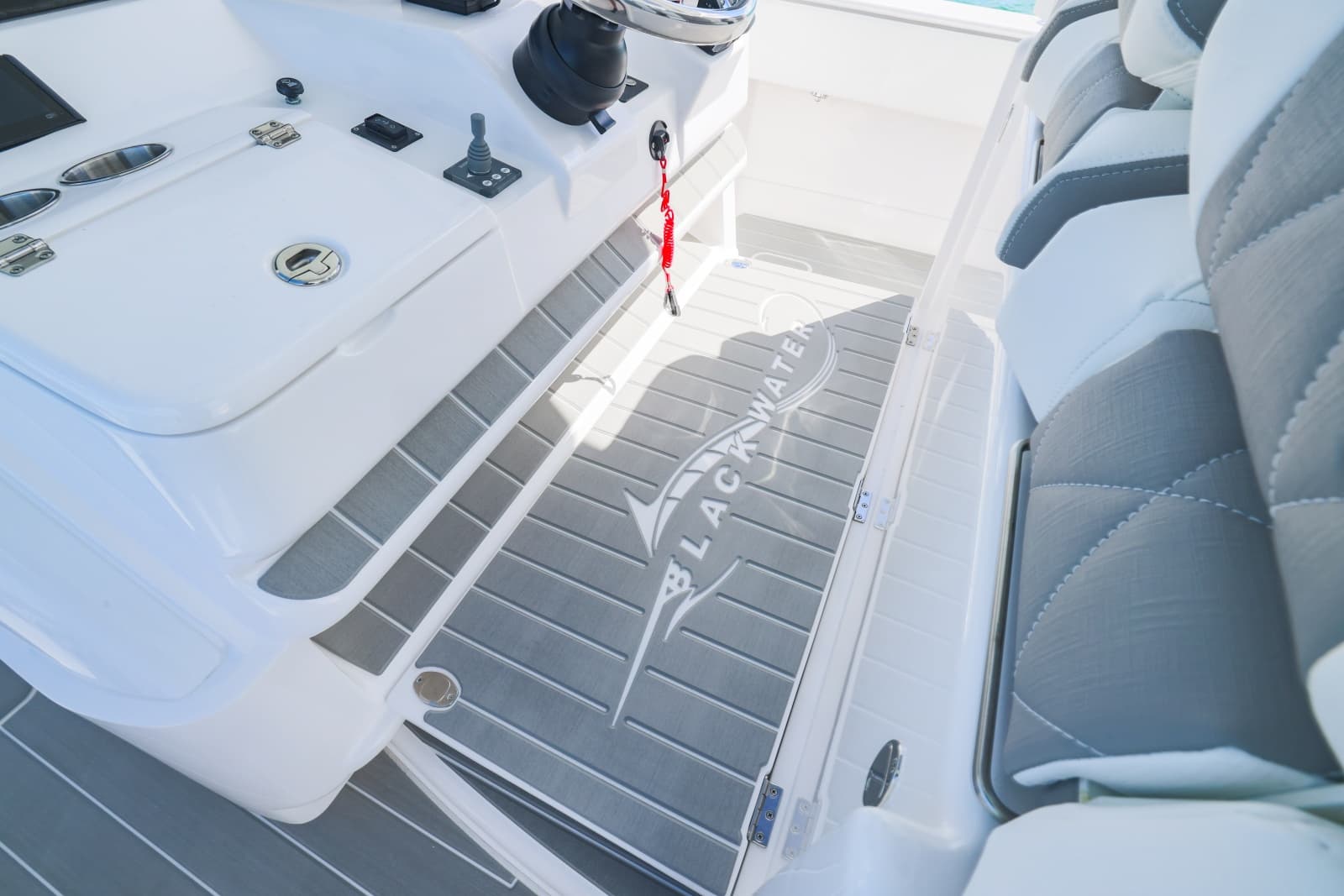 2025 BlackWater 43 Sportfish - Photo 22