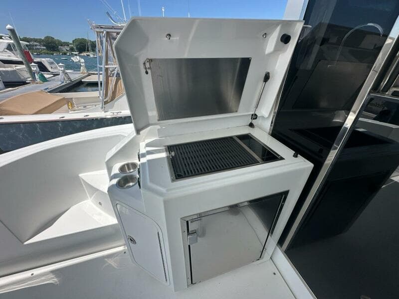 2015 Cruisers Yachts Cantius