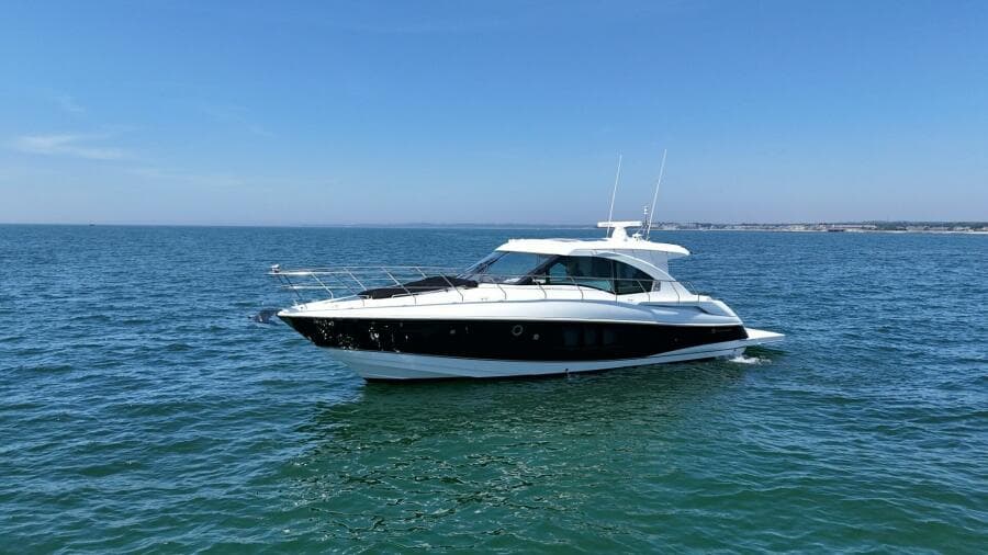 2015 Cruisers Yachts Cantius
