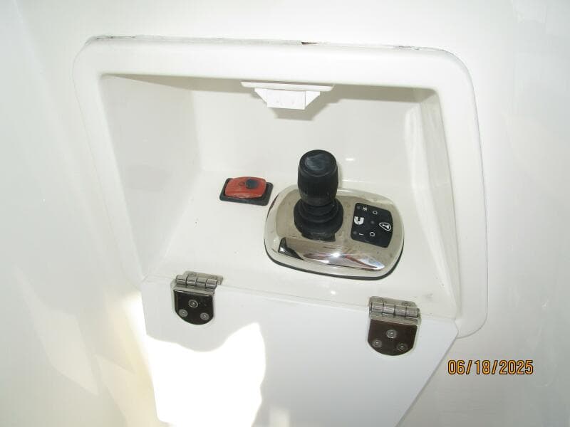 42' Prestige aftdeck control station