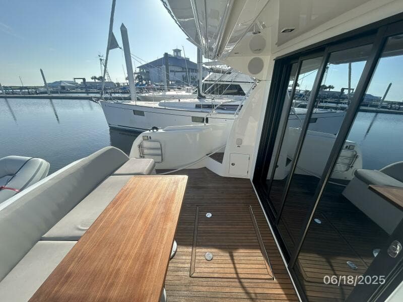 42' Prestige aftdeck port