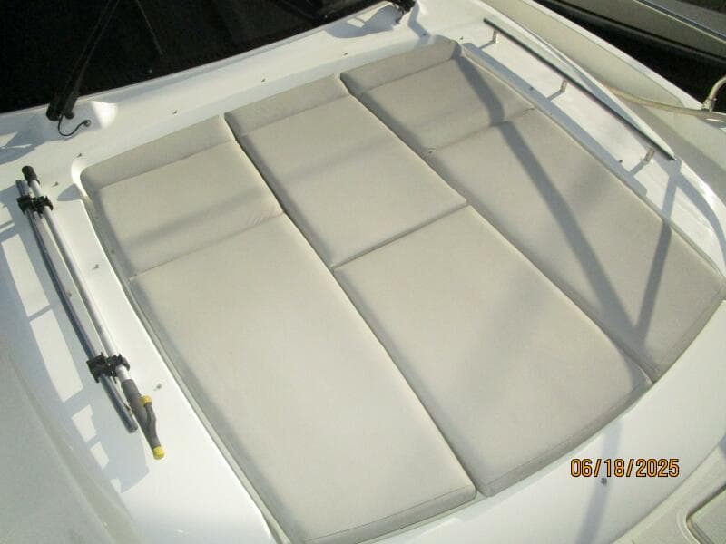 42' Prestige foredeck sunpad1