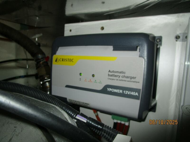 42' Prestige battery charger3