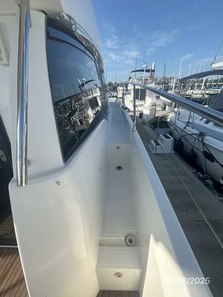 42' Prestige starboard side deck1
