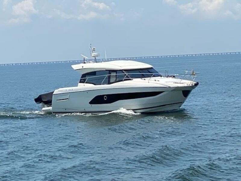 42' Prestige starboard forward profile2