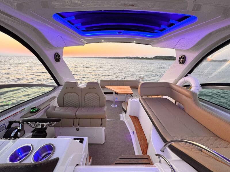2019 Sea Ray 350 Sundancer