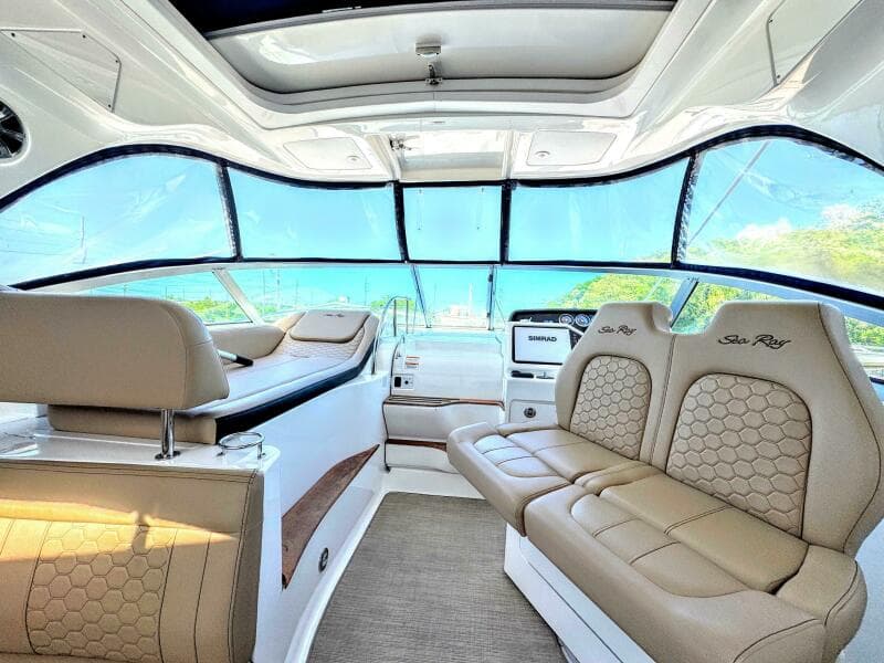 2019 Sea Ray 350 Sundancer