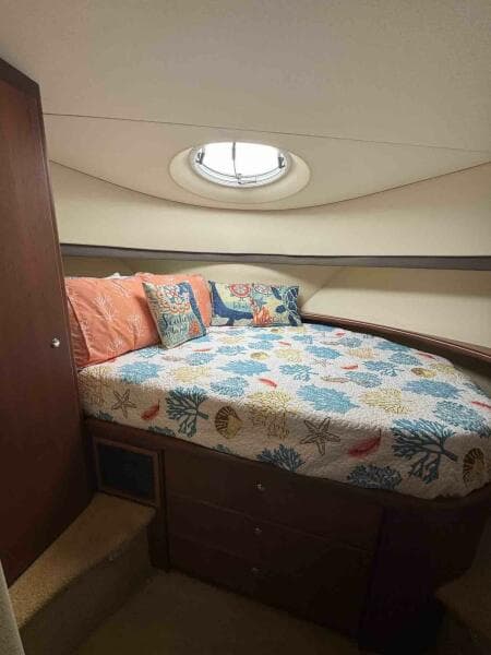 34c Silverton forward master stateroom 2