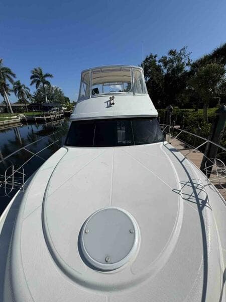 34c Silverton bow facing stern