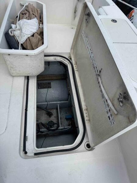 34c Silverton aft deck lazarette