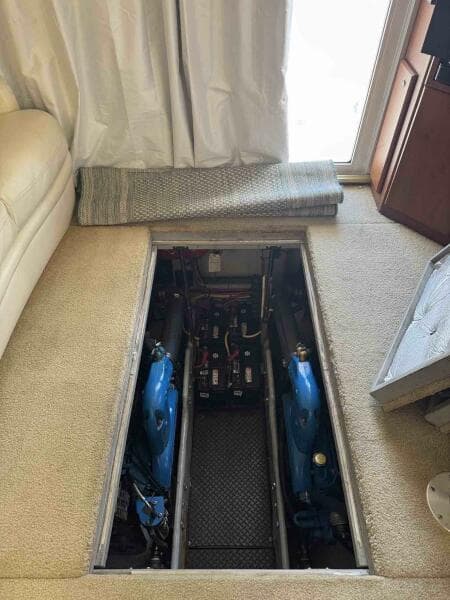 34c Silverton salon engine room access