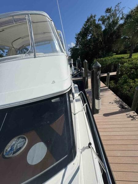 34c Silverton STBD aft deck access