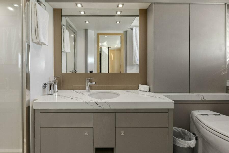 2013 Sunseeker 73 Manhattan