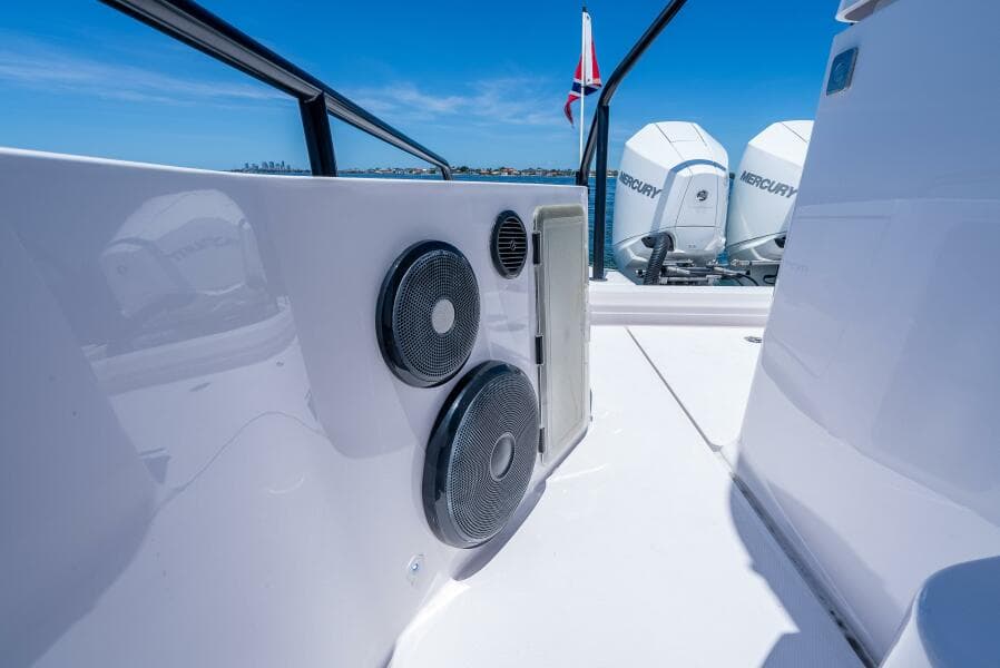 2022 Axopar 28 T-Top Brabus