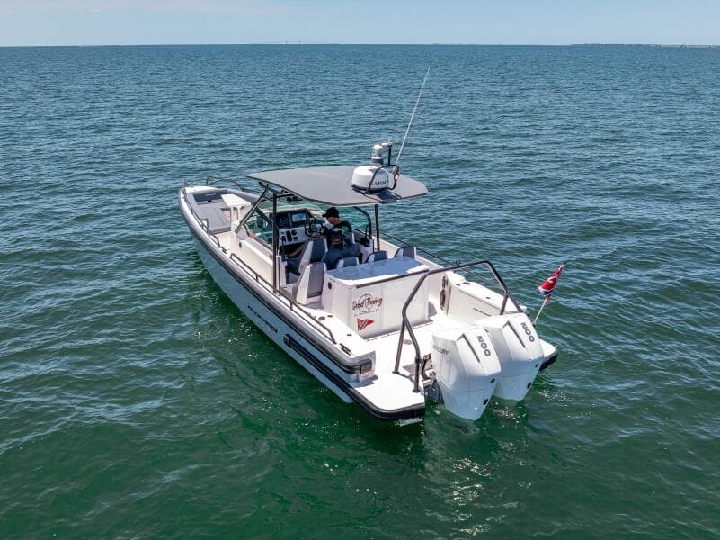 2022 Axopar 28 T-Top Brabus