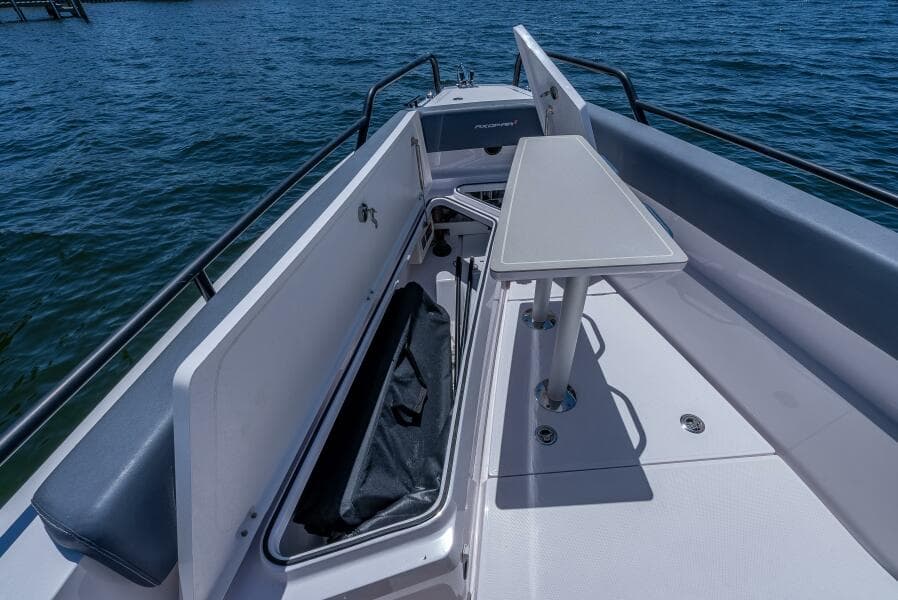 2022 Axopar 28 T-Top Brabus