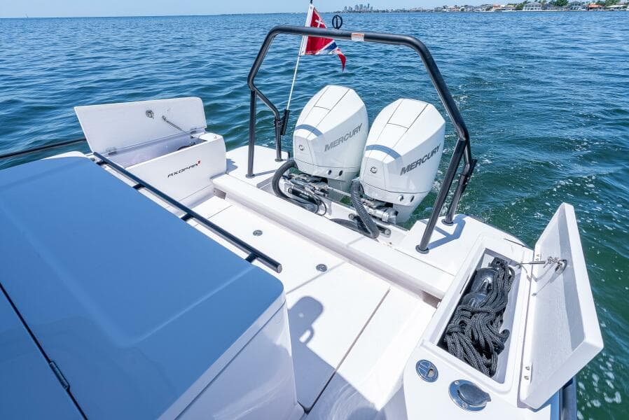 2022 Axopar 28 T-Top Brabus