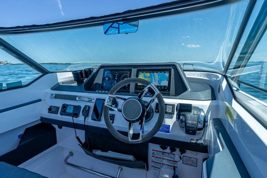 2022 Axopar 28 T-Top Brabus