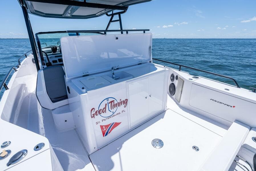 2022 Axopar 28 T-Top Brabus