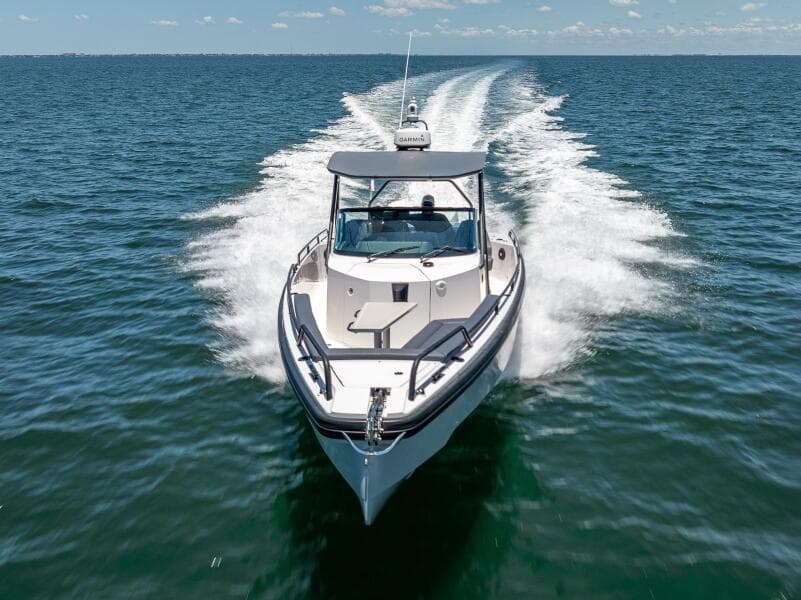 2022 Axopar 28 T-Top Brabus