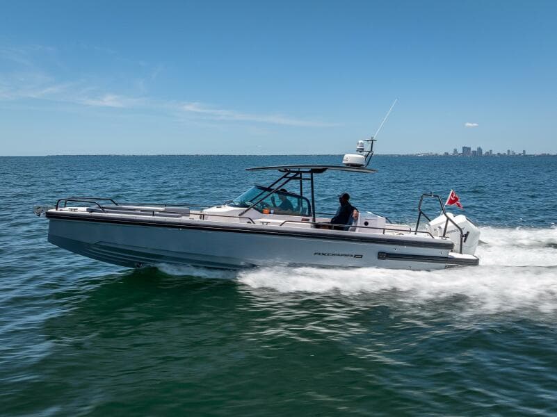 2022 Axopar 28 T-Top Brabus